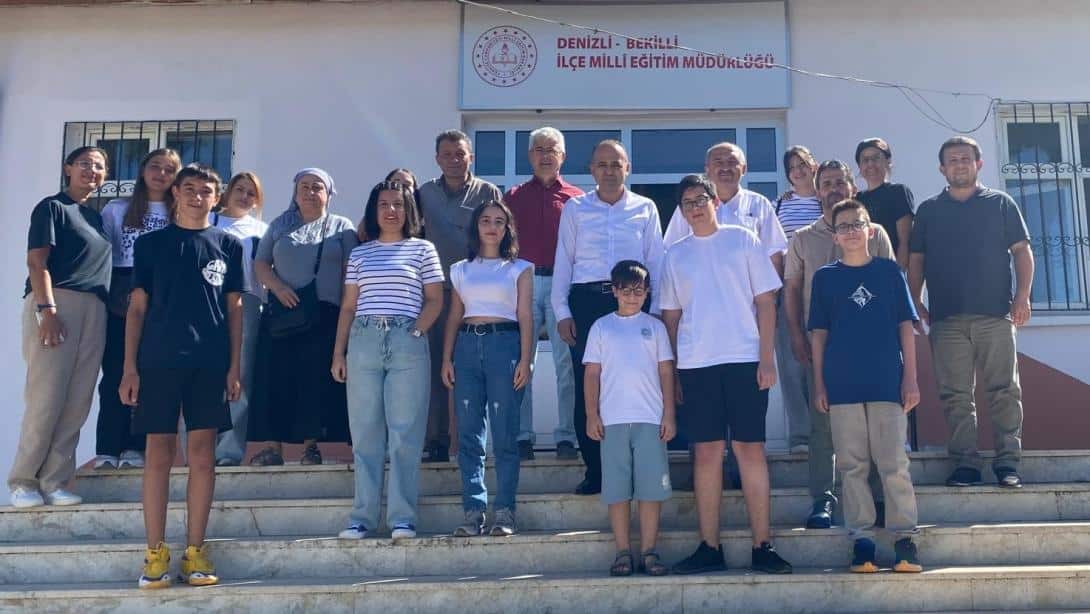 Dekoral Boya A.Ş. Protokolü Kapsamında Başarılı Öğrencilerimize 2025 Yılı Ödülleri Dağıtıldı